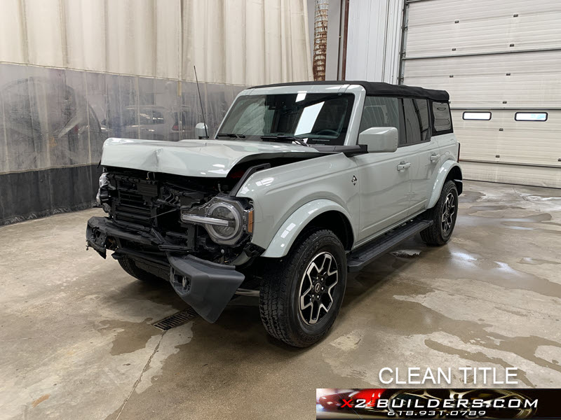 2022 Ford Bronco Base Outer Banks